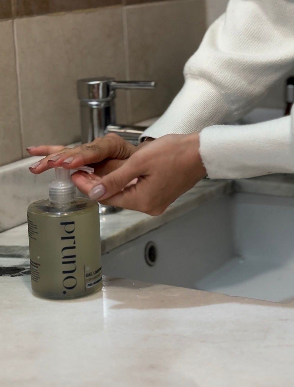 Dermolimpiador Facial Suave · 300 ml